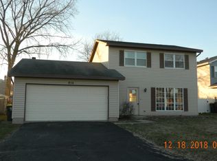870 Niagara St, Carol Stream, IL 60188