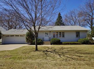 872 8th Ave NW, New Brighton, MN 55112