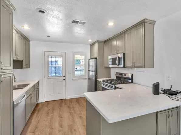 1232 Fresno St, Newman, CA 95360