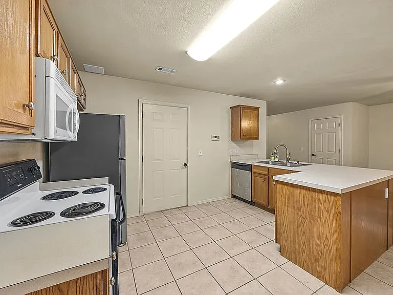 2351 W Skyler Dr — Photo 10