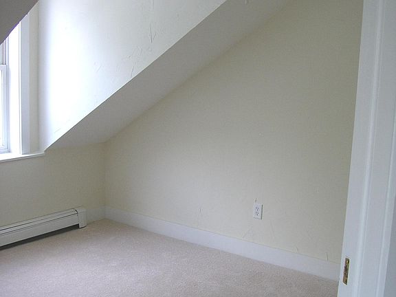 4th image of 536 W 5th St