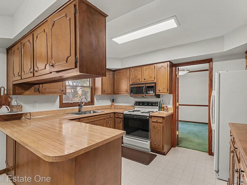 958 Langley Rd, photo 16