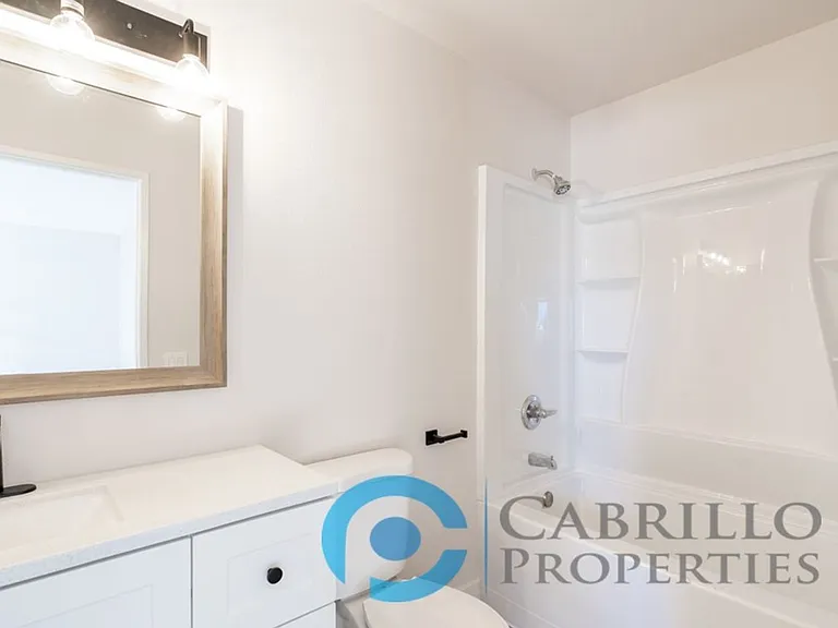 4776 Bancroft St — Photo 19