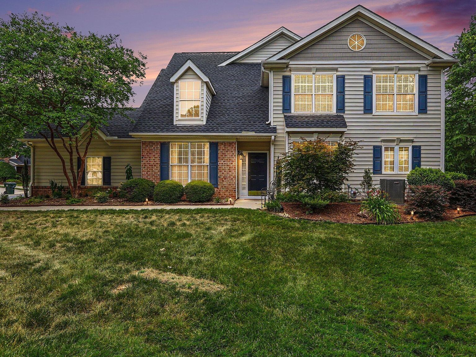 10142 Mizner Ln