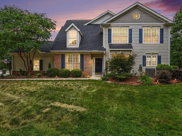10142 Mizner Ln, Raleigh, NC 27617