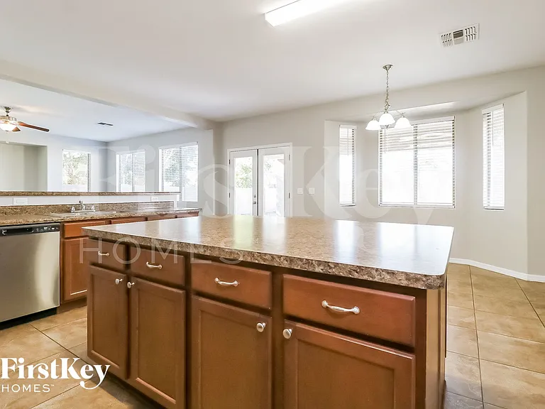 1842 S 222nd Ln — Photo 6
