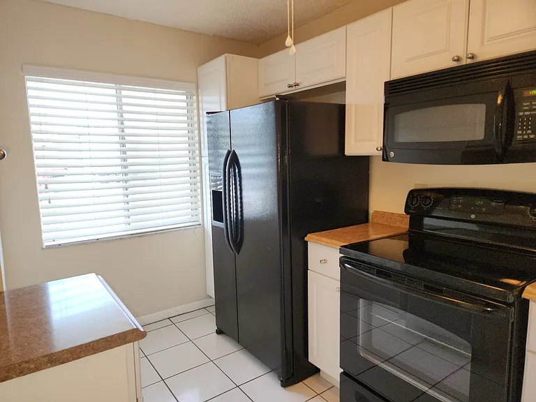 4608 SE 4th Pl #6 — Photo 15
