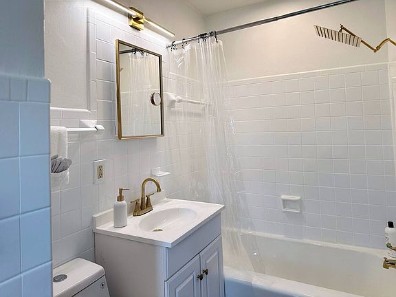 3rd image of 1733 Southeast Blvd #1733