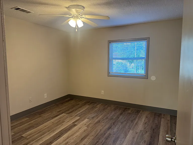 320 Magnolia St #20B — Photo 2