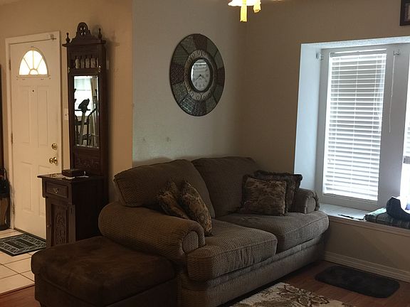 3rd image of 208 Destrehan Dr