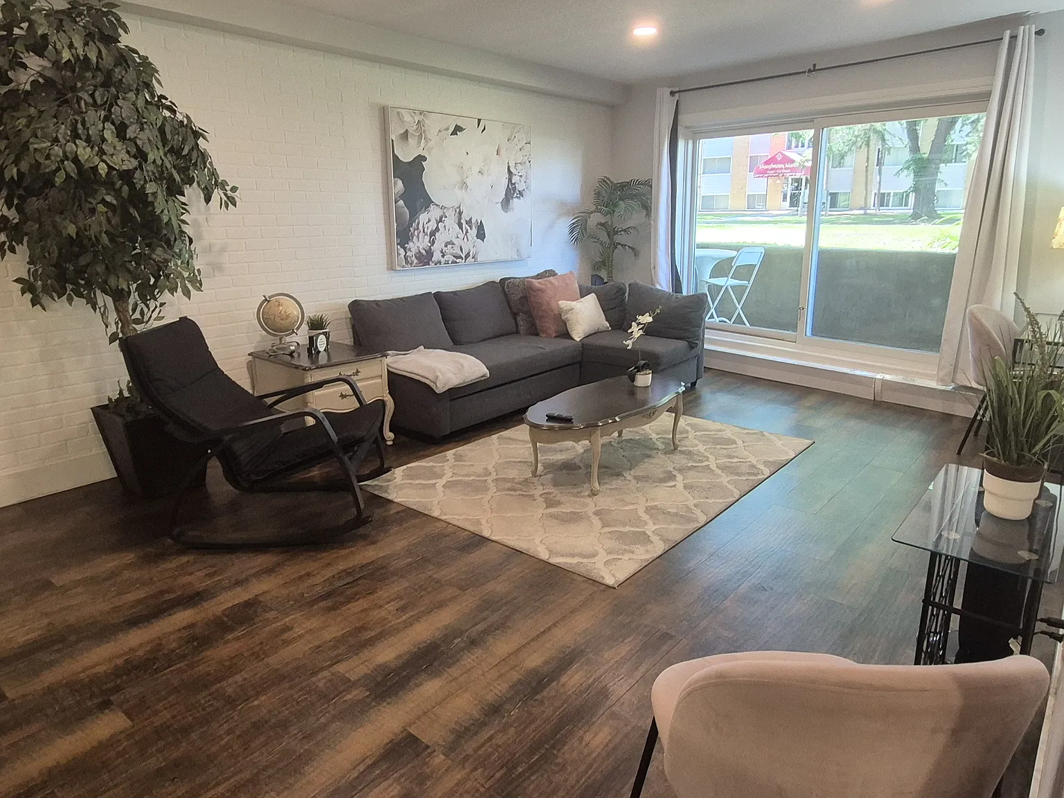 1 bed, 710 sqft, $1,595 — Photo 2