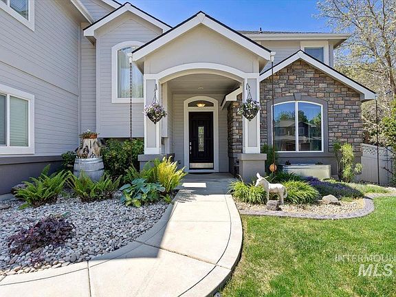 3rd image of 2291 W Windchime Dr