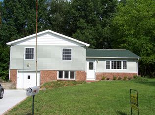 1526 Skyline Dr, Hermitage, PA 16148