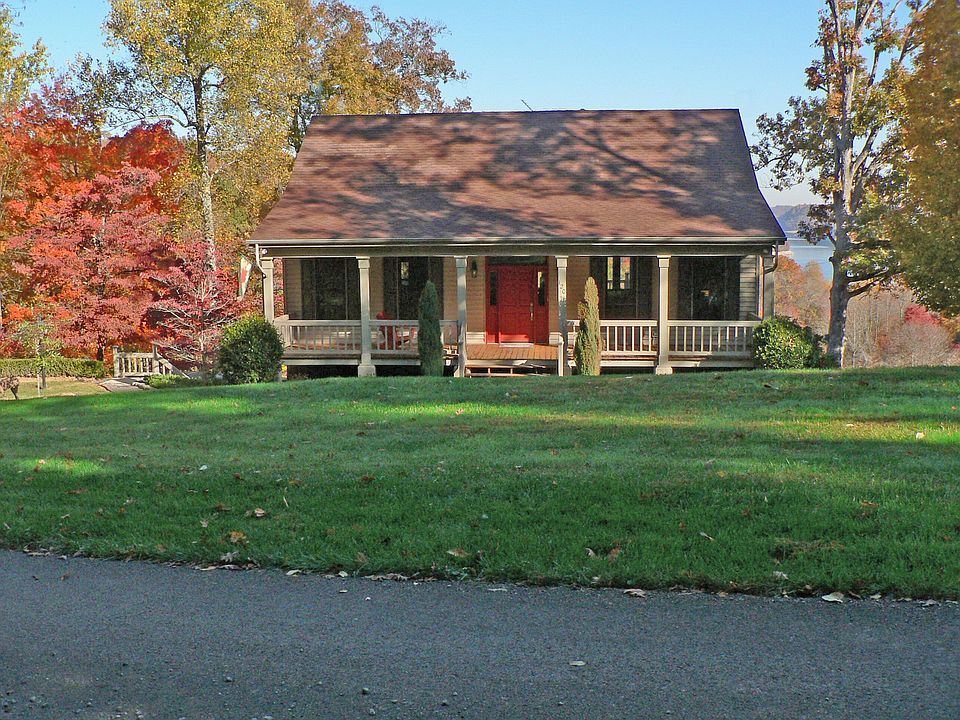 Front of house in the Fall