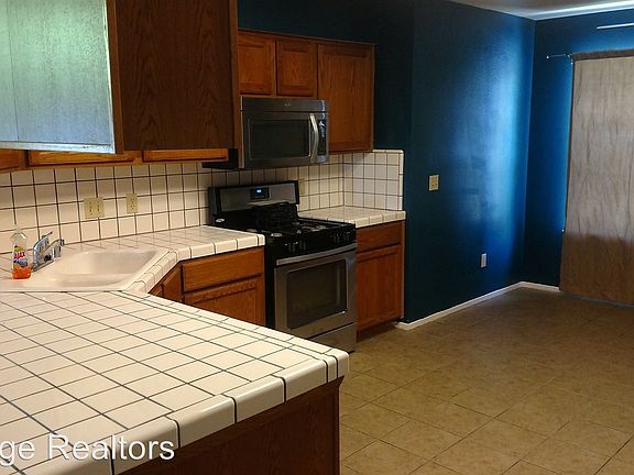 4th image of 789 Wildwood Dr