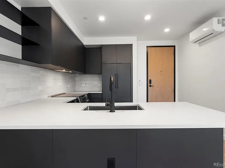 1601 Park Ave #302 — Photo 5