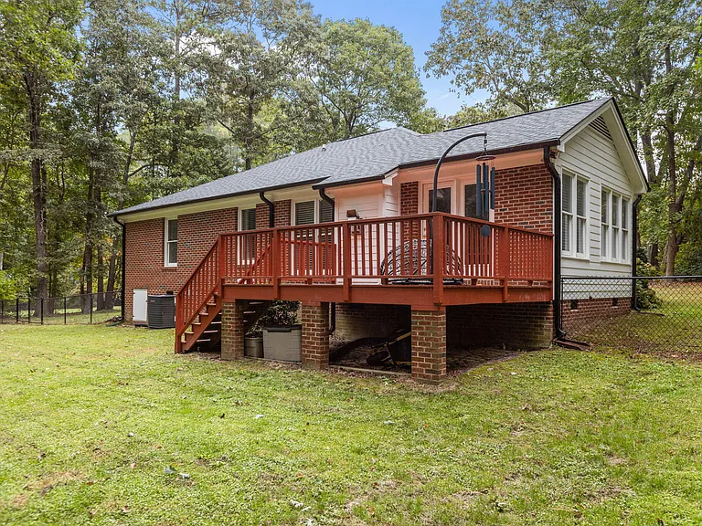 109 Oaklake Ct — Photo 38