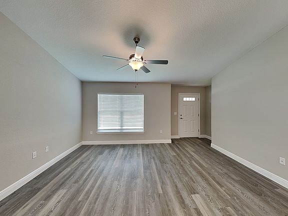 4th image of 8520 N Sussex Dr