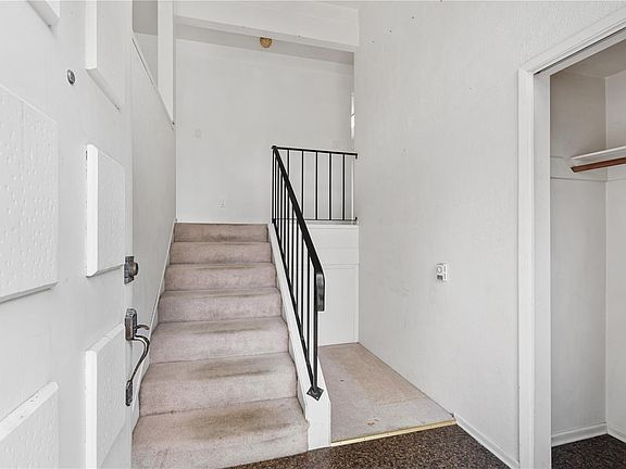 3rd image of 3931 Braefoot Pl