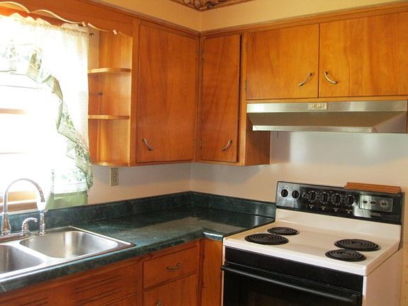 5th image of 438 Claridon Ave