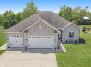 201 Wrenwood Ln, North Liberty, IN 46554