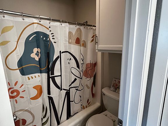 5th image of 100 Cloudhaven Dr #1
