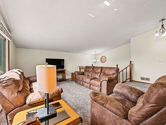 3rd image of 10755 Maple Valley Dr