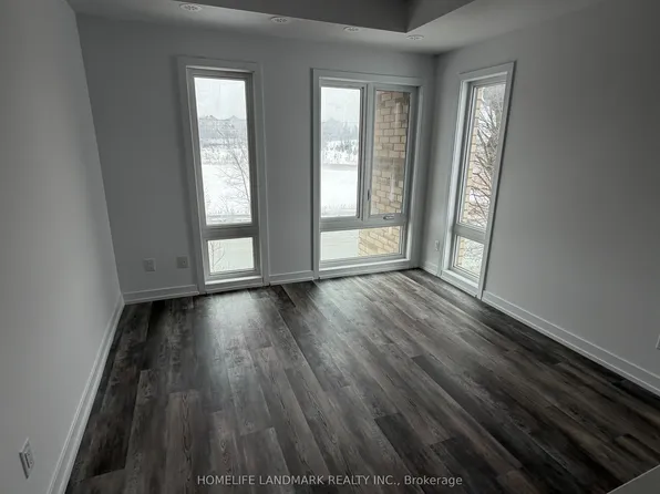 51 Jefferson Side Rd #102, Richmond Hill, ON L4E 1M1