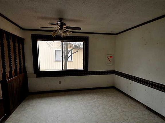 5th image of 2708 Highland Cir