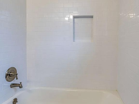 4th image of 3100 Richmond Hill Dr