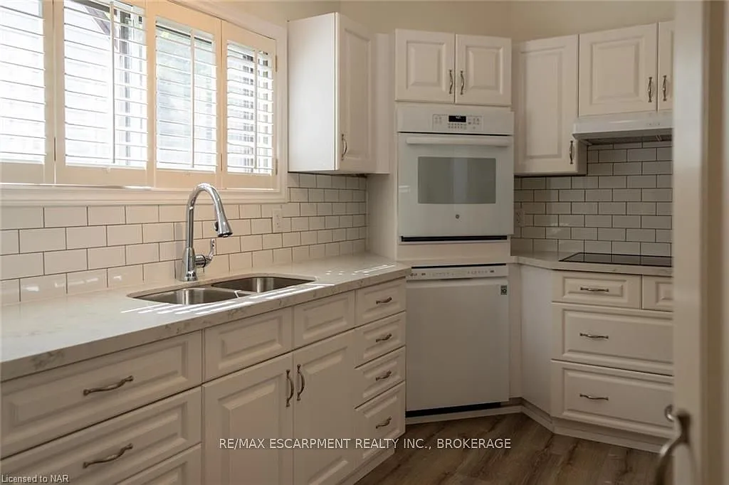 4 bed, $2,800 — Photo 3