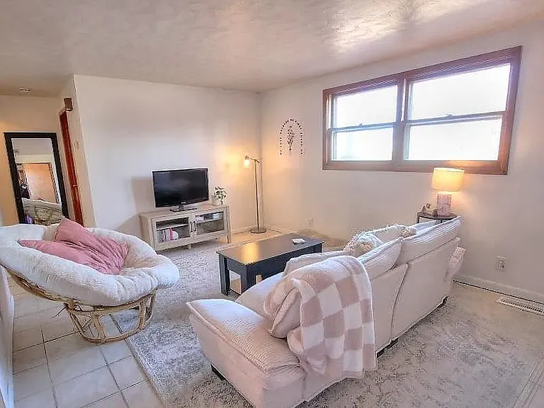525 N Clarmar Ave #4 — Photo 5
