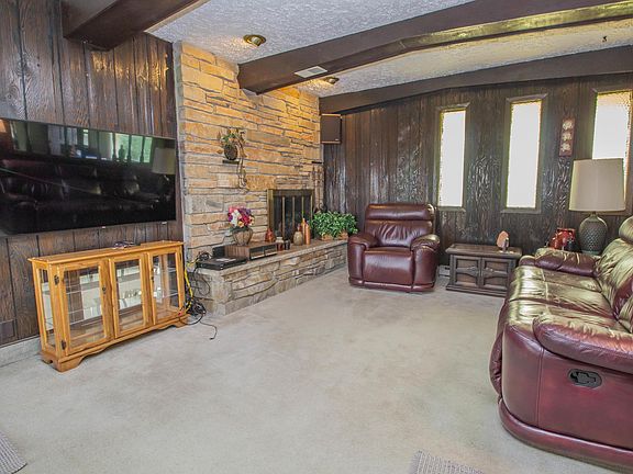 4th image of 16300 W Hansen Dr