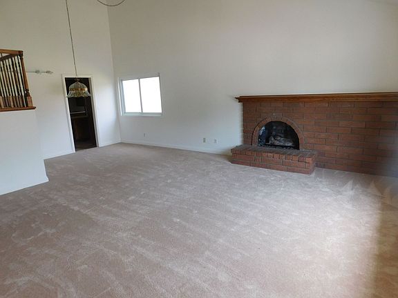 3rd image of 1255 Nutwood Ave