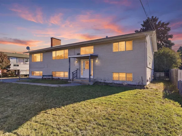 2499 Fleetwood Ave, Kamloops, BC V2B 4T1