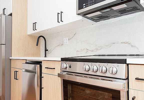 2nd image of 700 Evergreen Ave APT 2L