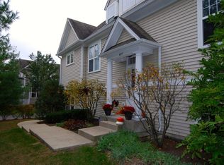 627 Hurlburt Ct, Libertyville, IL