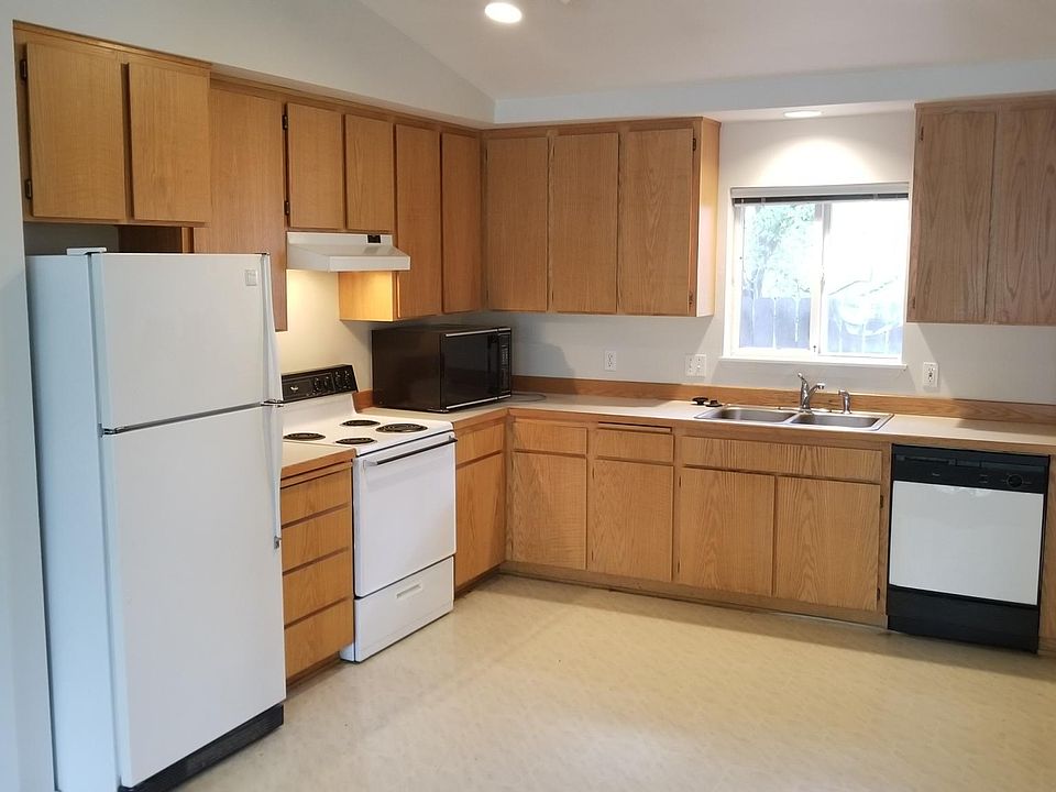 2nd image of 1743 NE Wichita Way