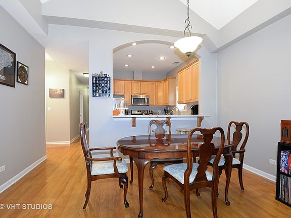 3rd image of 4212 N Ashland Ave APT 3N