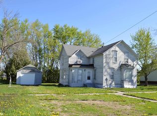 107 4th St, Grafton, IA 50440