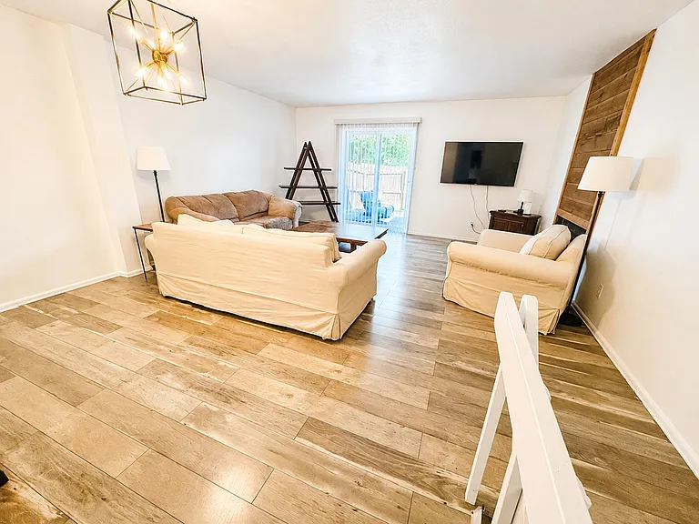3440 Windmill Dr — Photo 2