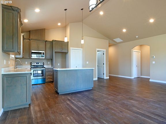 4th image of 425 N Hyland Ln