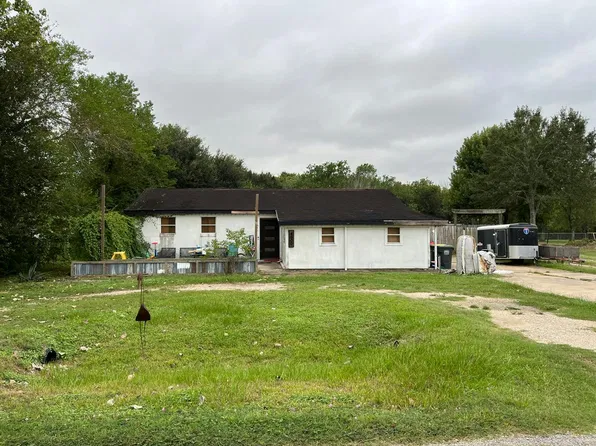 4802 Arnold Dr, Pearland, TX 77584