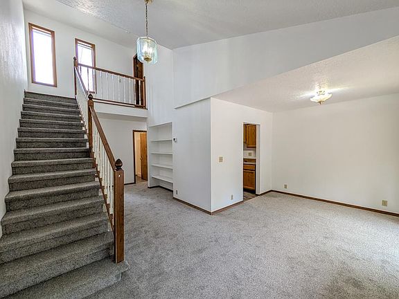 5th image of 802 C Ave