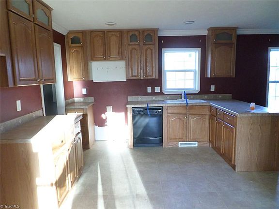 5th image of 248 Holiday Ln