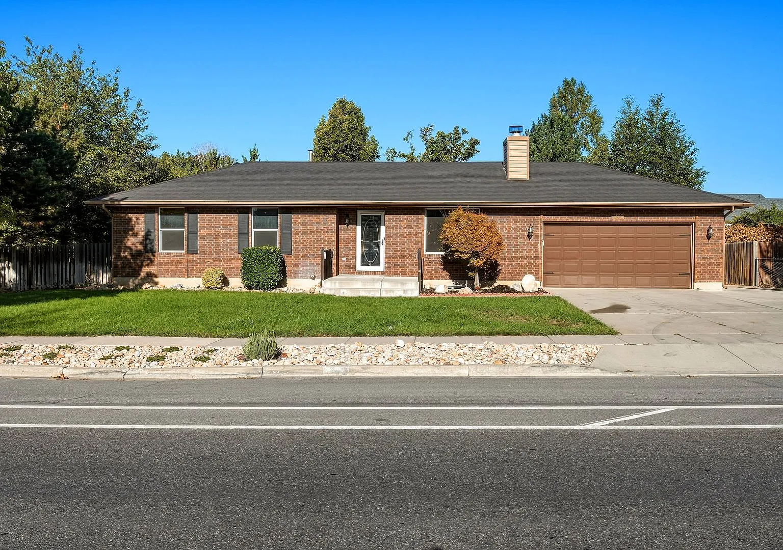 Spacious 5 Bedroom 3 Bath Home in American Fork! — Photo 1