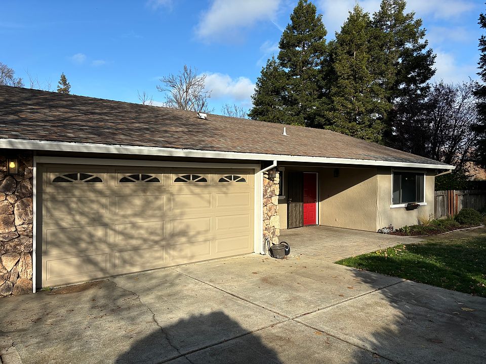 1st image of 1049 Davis St