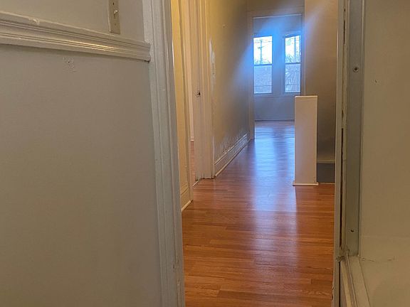 4th image of 997 E 67th St #999