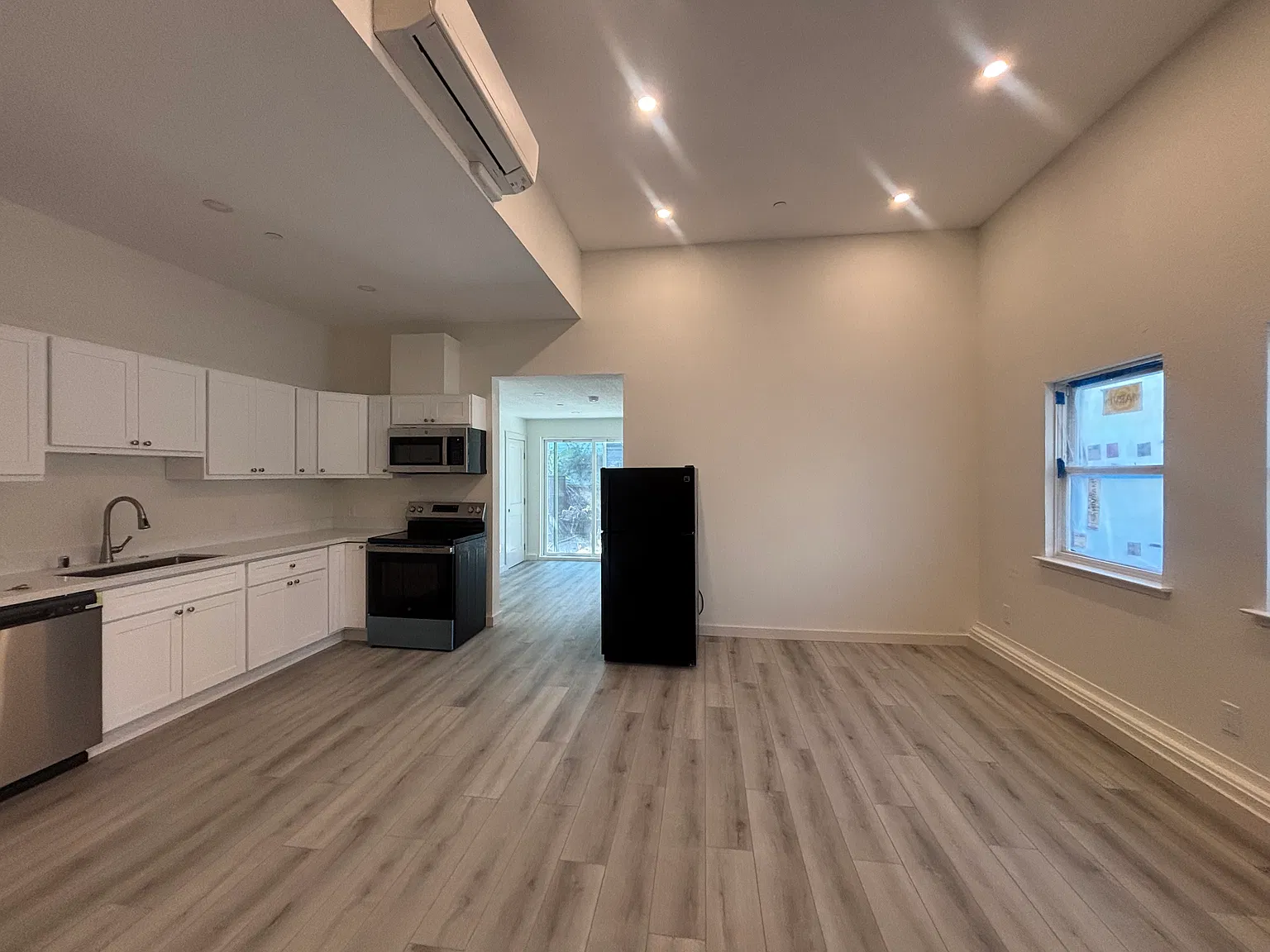 1 bed, 625 sqft, $4,495 — Photo 2