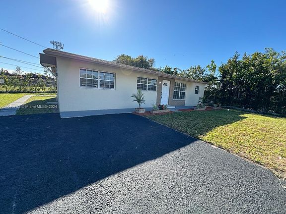 5th image of 3200 NW 18th St